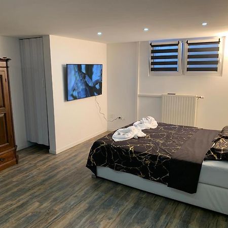 Studio 45M2 Tres Calme Village-Neuf 외부 사진