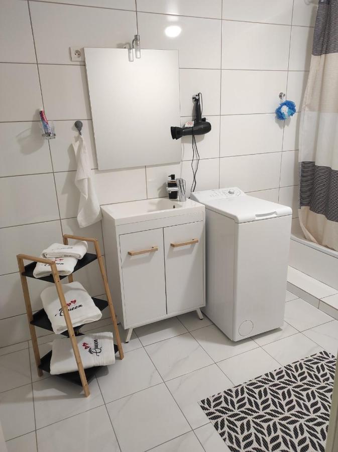 Studio 45M2 Tres Calme Village-Neuf 외부 사진